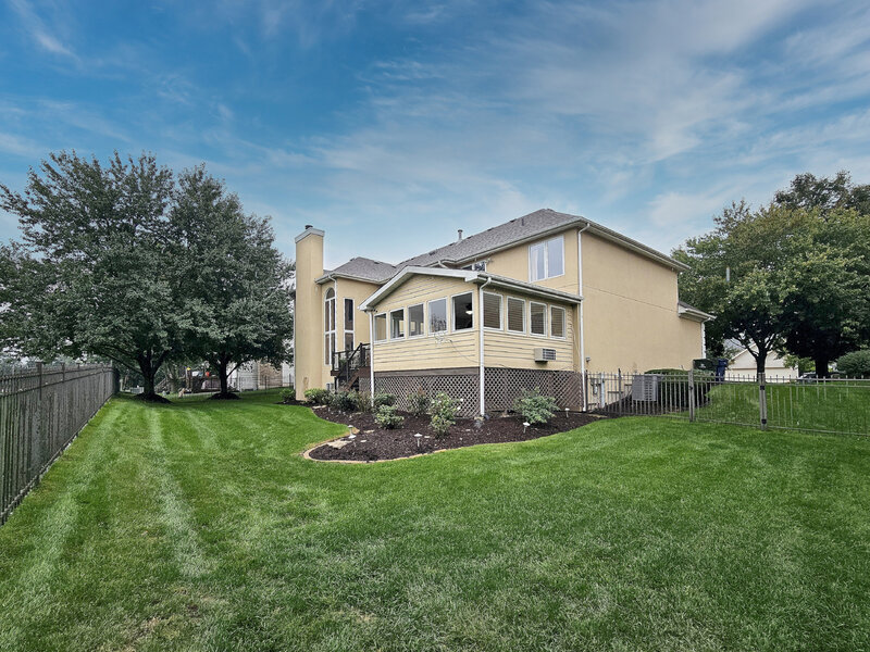 1944 Clyde Drive Naperville IL 60565
