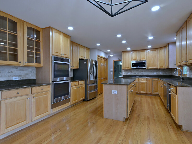1944 Clyde Drive Naperville IL 60565