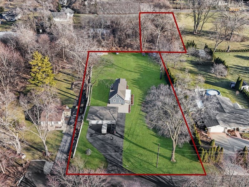 6 Virginia Road Roselle IL 60172