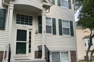 Photo of 886 Essex Circle Grayslake IL 60030
