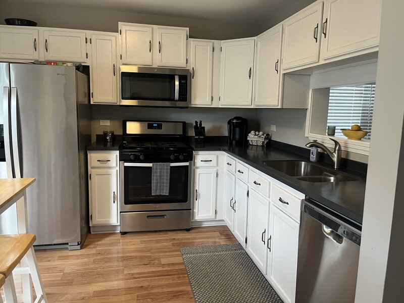 886 Essex Circle Grayslake IL 60030