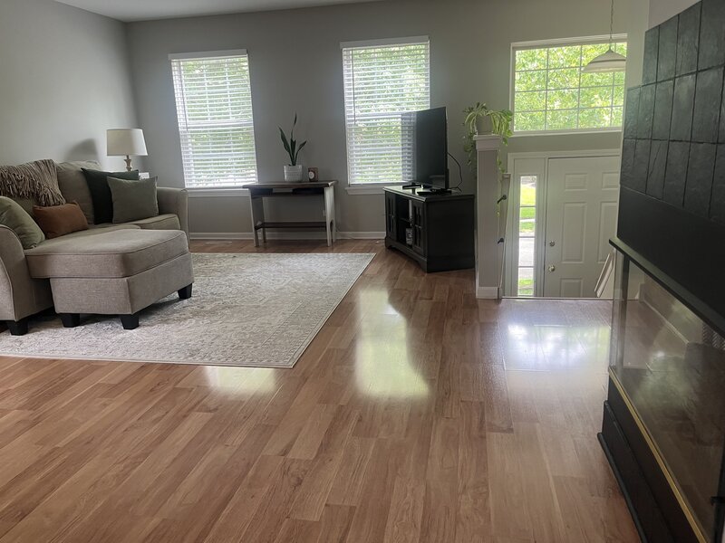 886 Essex Circle Grayslake IL 60030