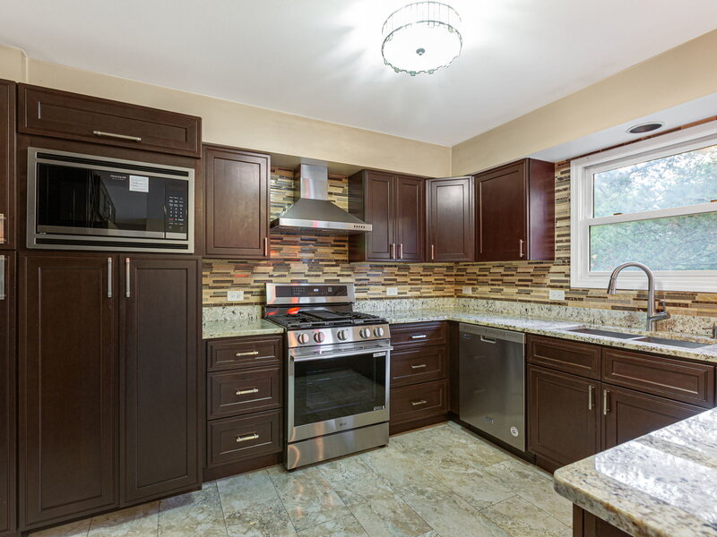 77 Montclair Road Vernon Hills IL 60061