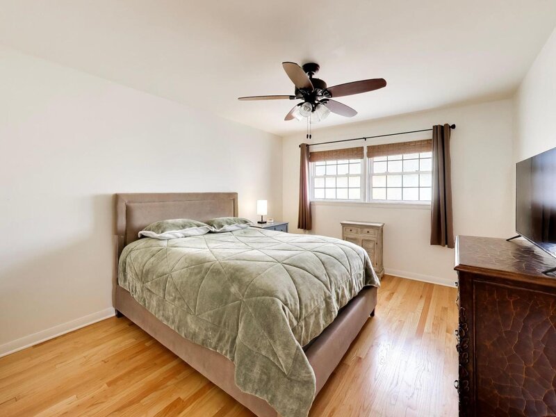 838 S Grant Avenue Villa Park IL 60181