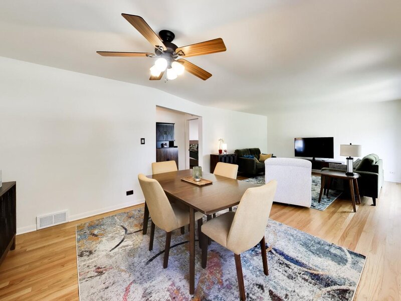 838 S Grant Avenue Villa Park IL 60181