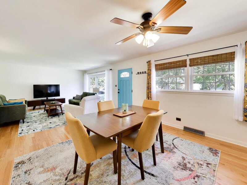 838 S Grant Avenue Villa Park IL 60181