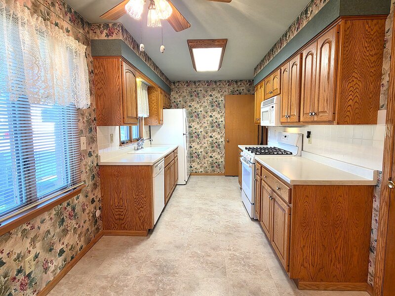 2214 W Hayes Street Davenport IA 52804
