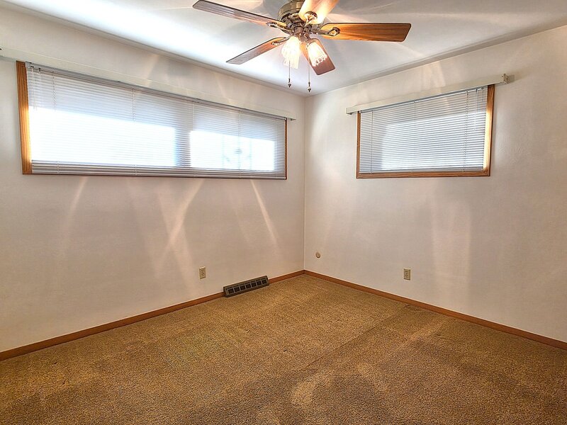 2214 W Hayes Street Davenport IA 52804