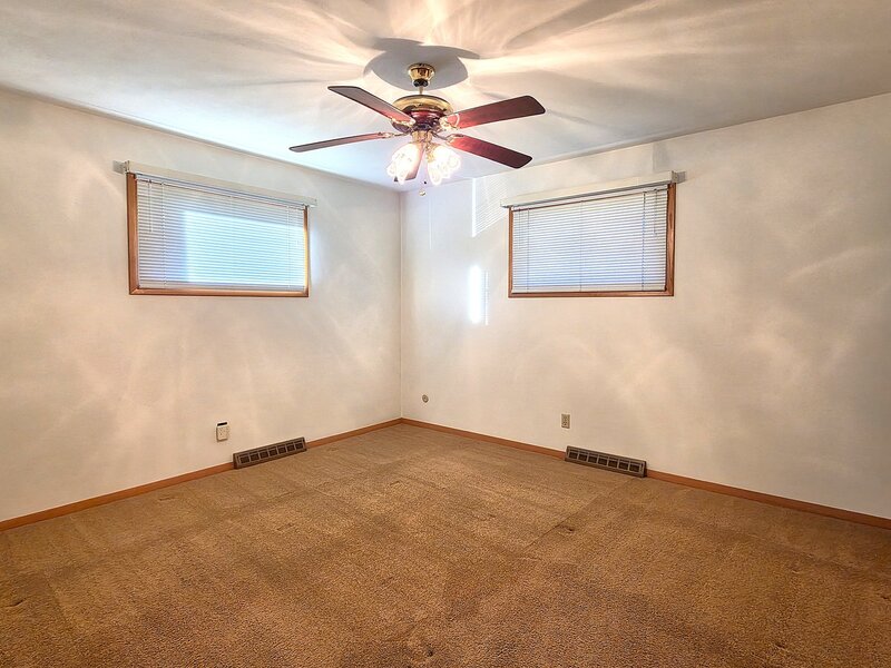 2214 W Hayes Street Davenport IA 52804