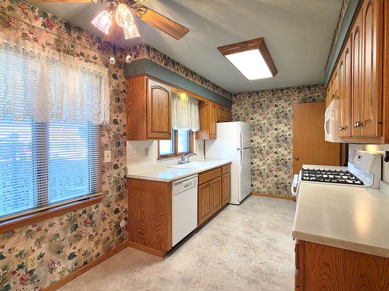 2214 W Hayes Street Davenport IA 52804