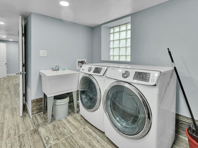 7527 S Chappel Avenue Chicago IL 60649