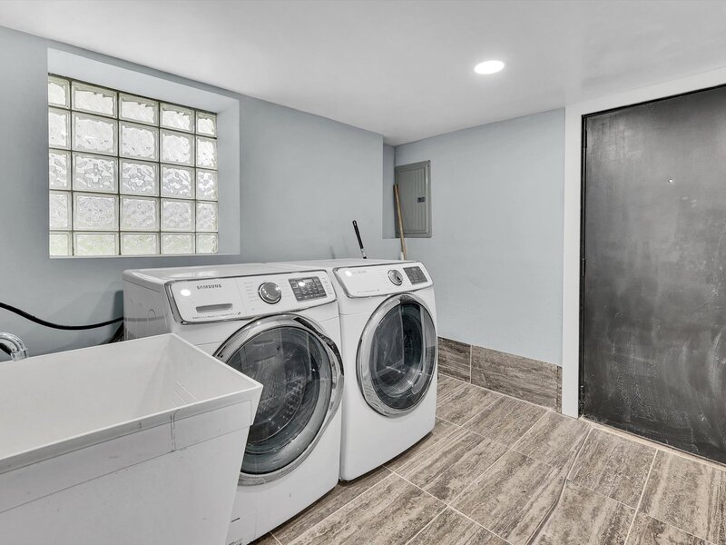 7527 S Chappel Avenue Chicago IL 60649