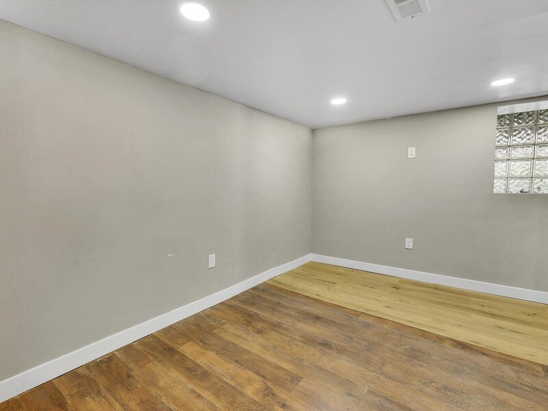7527 S Chappel Avenue Chicago IL 60649