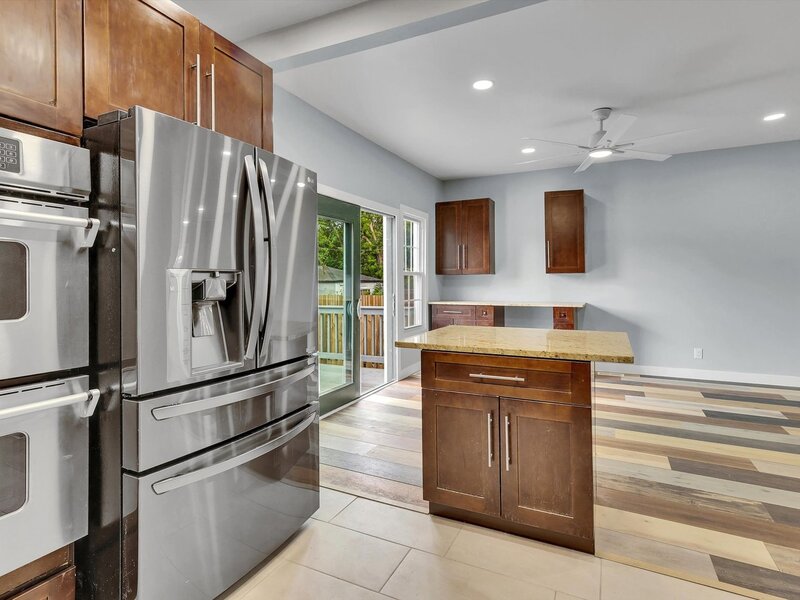 7527 S Chappel Avenue Chicago IL 60649