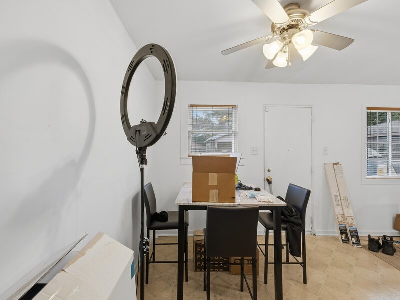 17223 Burnham Avenue Lansing IL 60438