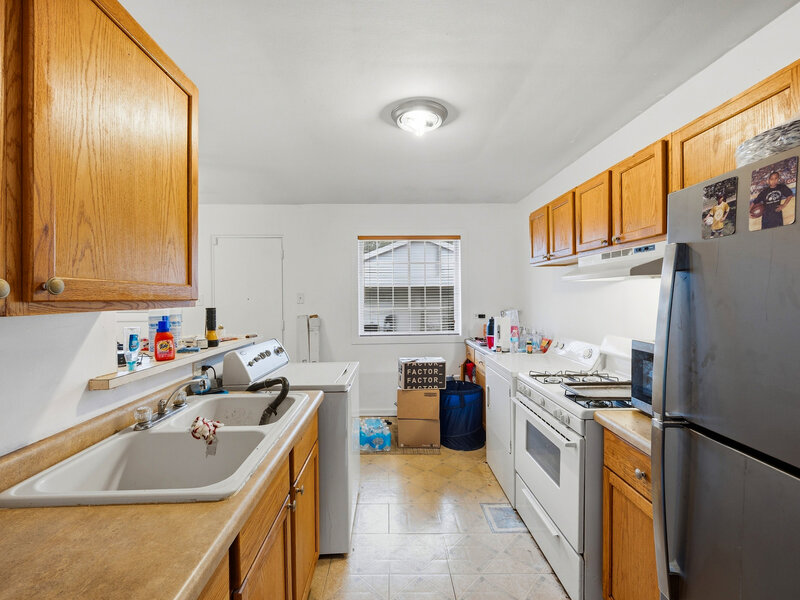 17223 Burnham Avenue Lansing IL 60438