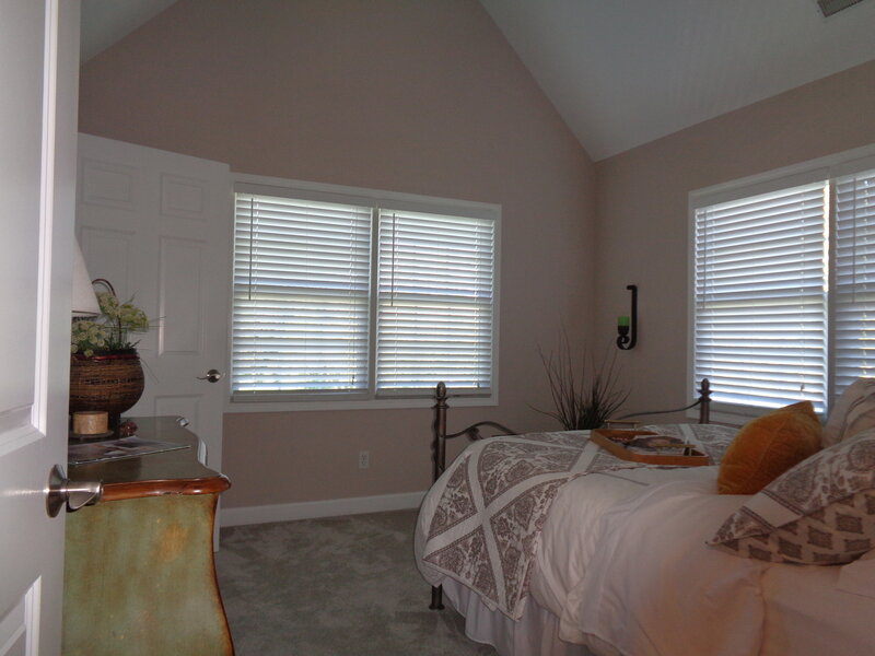 1915 W Cobblestone Lane Mchenry IL 60051