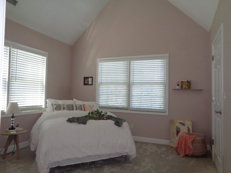 1915 W Cobblestone Lane Mchenry IL 60051