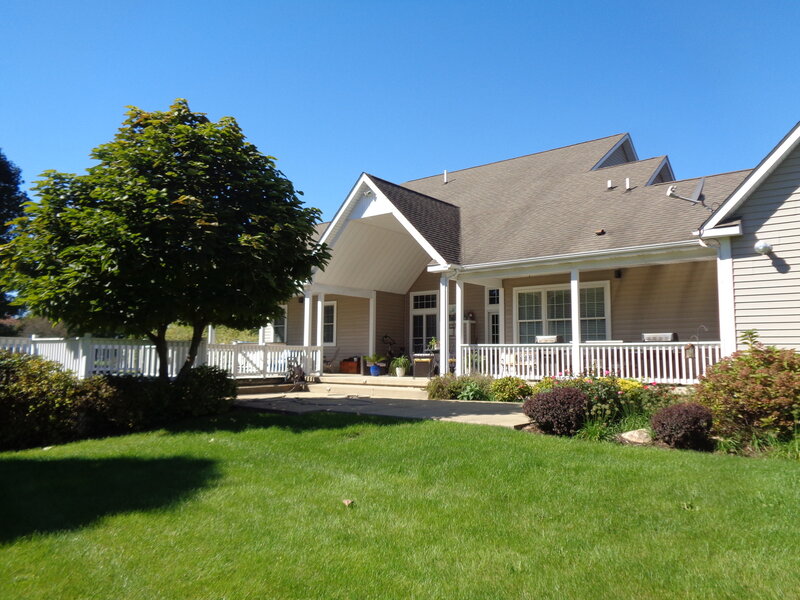 1915 W Cobblestone Lane Mchenry IL 60051