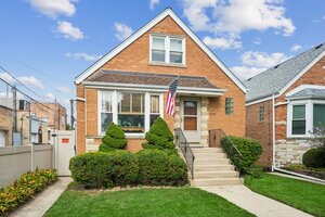 Photo of 6228 W Huntington Street Chicago IL 60646