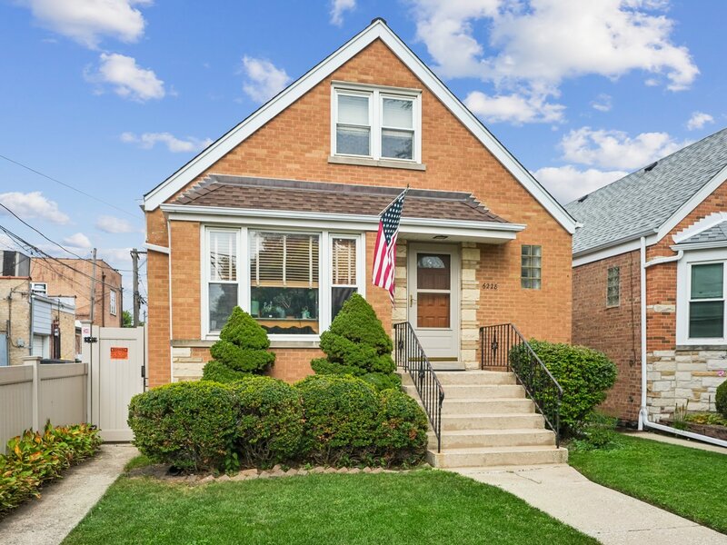 6228 W Huntington Street Chicago IL 60646