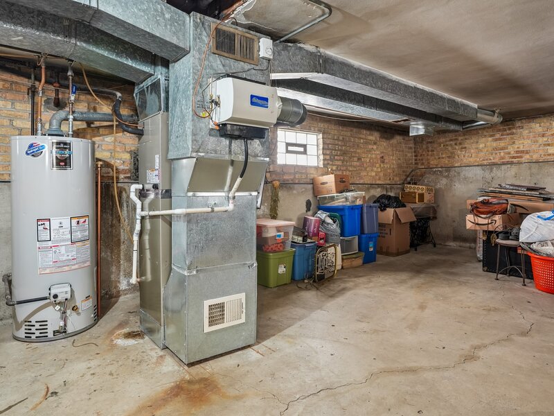 6228 W Huntington Street Chicago IL 60646