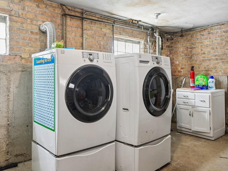 6228 W Huntington Street Chicago IL 60646