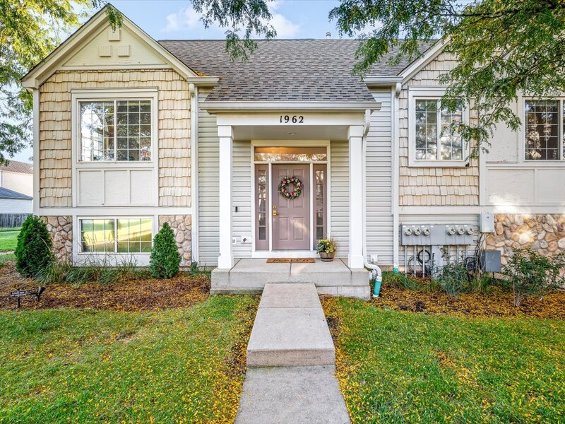 1962 Middlebury Drive Aurora IL 60503