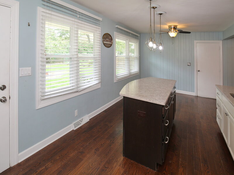 212 Hill Avenue North Aurora IL 60542
