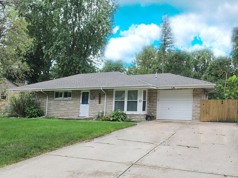 212 Hill Avenue North Aurora IL 60542