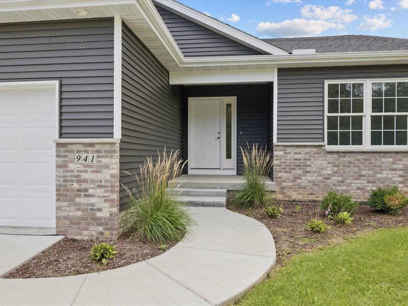 941 9th Avenue Clinton IA 52732
