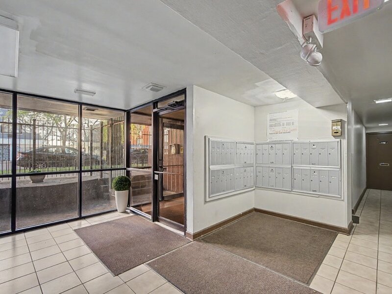 5100 N Sheridan Road Chicago IL 60640