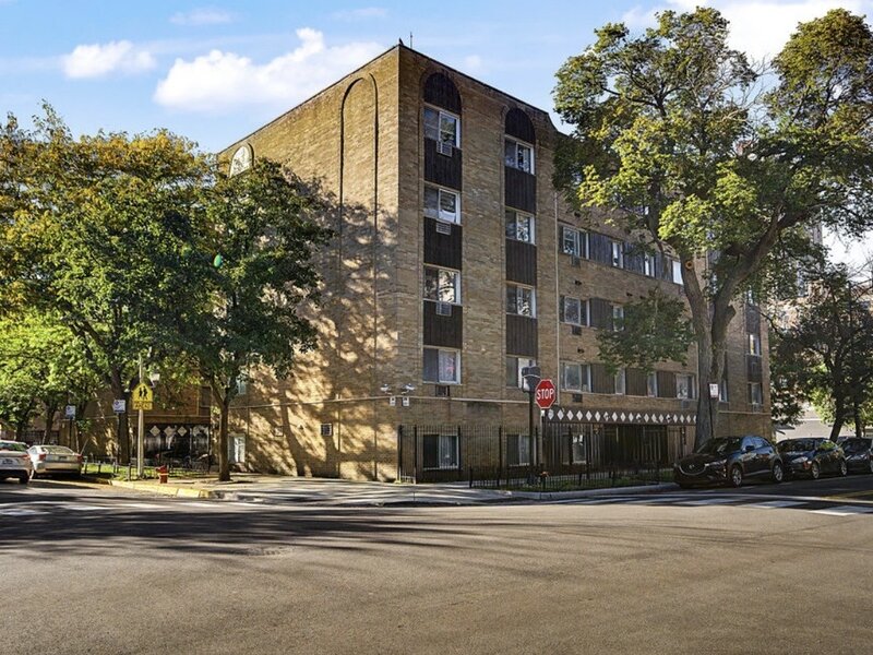 5100 N Sheridan Road Chicago IL 60640