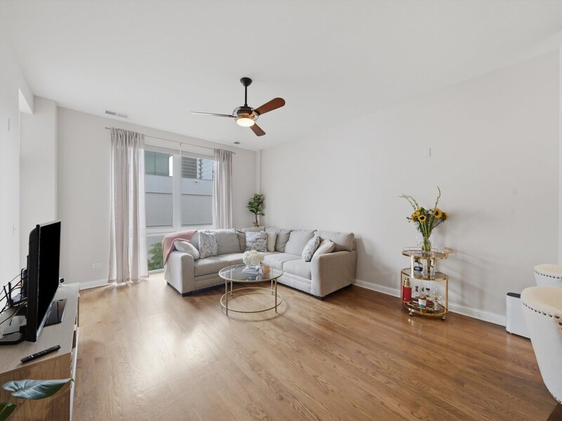 2035 S Indiana Avenue Chicago IL 60616
