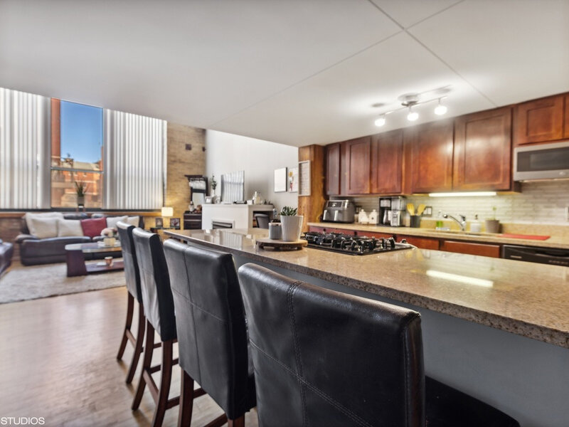 1727 S Indiana Avenue Chicago IL 60616