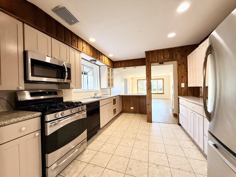 3814 W Sherwin Avenue Lincolnwood IL 60712