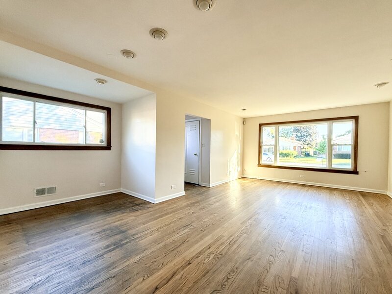 3814 W Sherwin Avenue Lincolnwood IL 60712