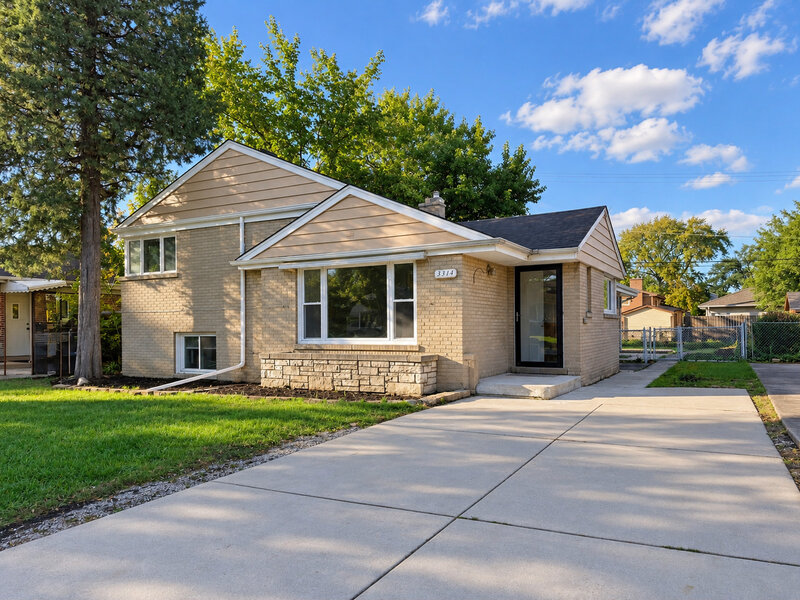 3814 W Sherwin Avenue Lincolnwood IL 60712