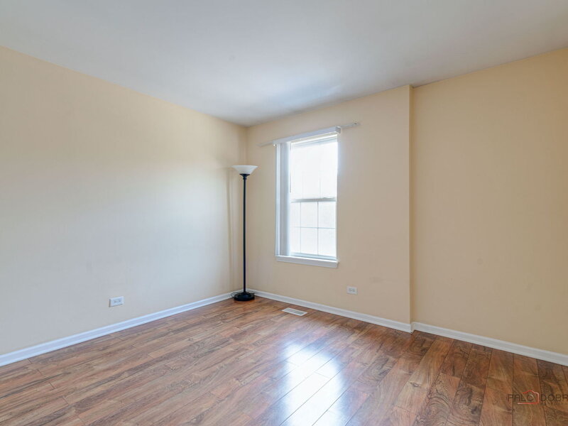 1002 Kensington Drive Northbrook IL 60062