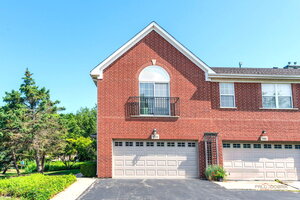 Photo of 1002 Kensington Drive Northbrook IL 60062