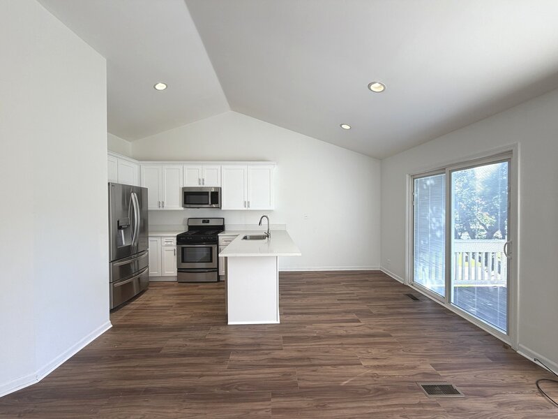 1228 Bradwell Lane Mundelein IL 60060
