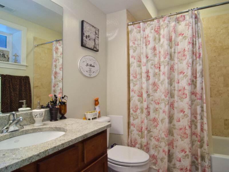 2335 W Iowa Street Chicago IL 60622