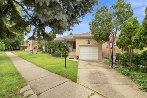 Photo of 6105 N Lowell Avenue Chicago IL 60646