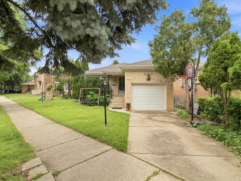 6105 N Lowell Avenue Chicago IL 60646