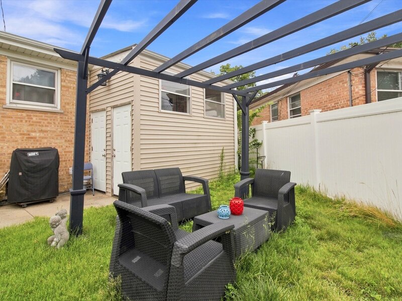 6105 N Lowell Avenue Chicago IL 60646