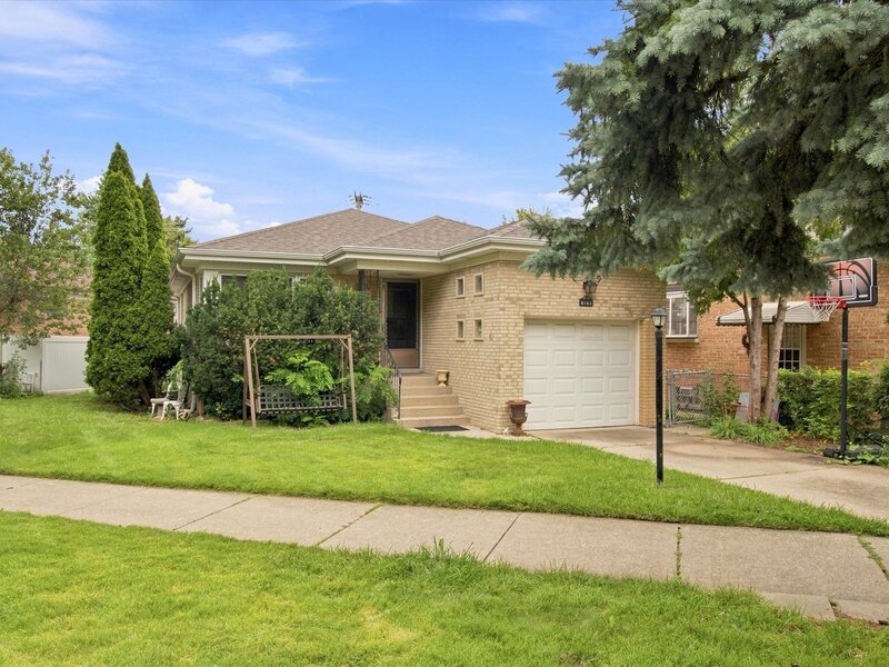 6105 N Lowell Avenue Chicago IL 60646