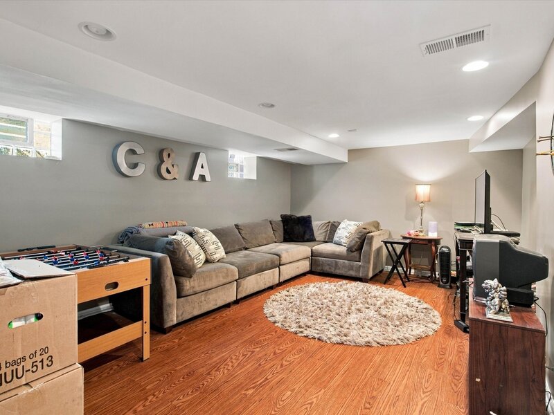 6105 N Lowell Avenue Chicago IL 60646