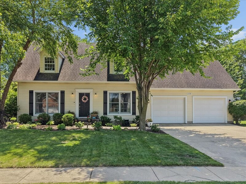 608 Fox Hollow Dekalb IL 60115
