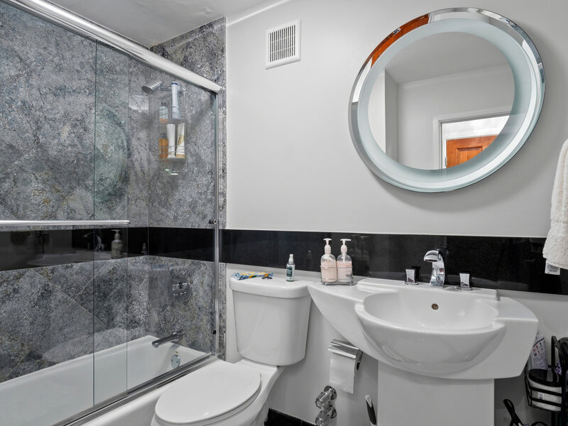 111 E Chestnut Street Chicago IL 60611