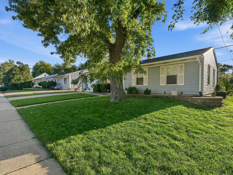 428 Kenyon Avenue Romeoville IL 60446